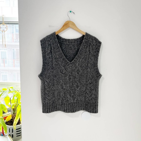 Everlane Sweaters Everlane Gray Cloud Cable Knit Wool Sweater Vest